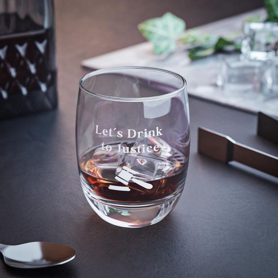 Read our article to learn how to etch glass and craft gifts specifically designed for the Munich Oktoberfest festive season. We also included tips, tricks, and recommendations for the best results.